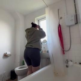 Mia-G Pawg Shower